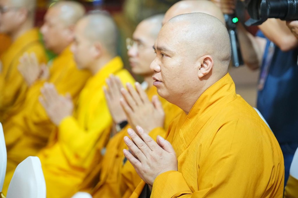 nha vua thai lan tham chua quan su_nguoiphattu.com27.jpg
